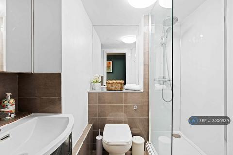 2 bedroom flat to rent, Oriental Place, Brighton, BN1