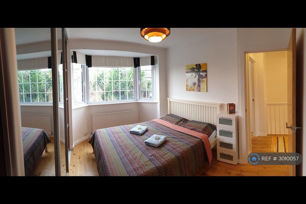 House in Morden - View 5