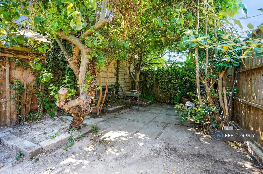 House in London - View 5