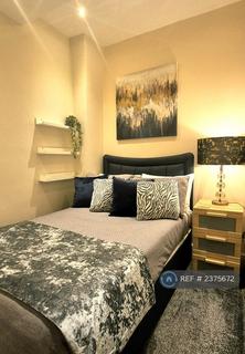 1 bedroom flat to rent, Parliament Square, Edinburgh, EH1
