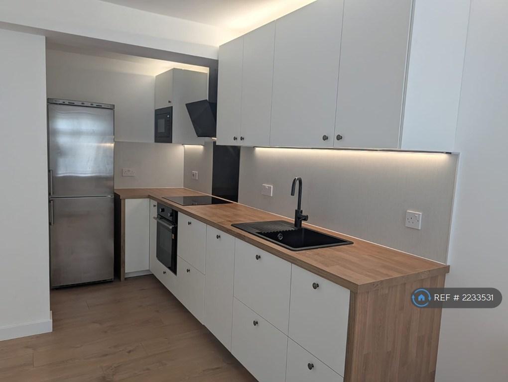 Apartment in Glasgow - View 3