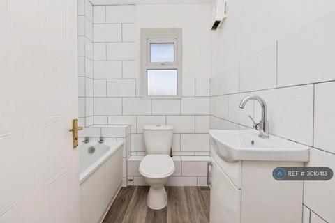 2 bedroom flat to rent, St Annes Park, Bristol, BS4