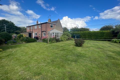 2 bedroom semi-detached house to rent, Ermine Street, Ancaster, NG32