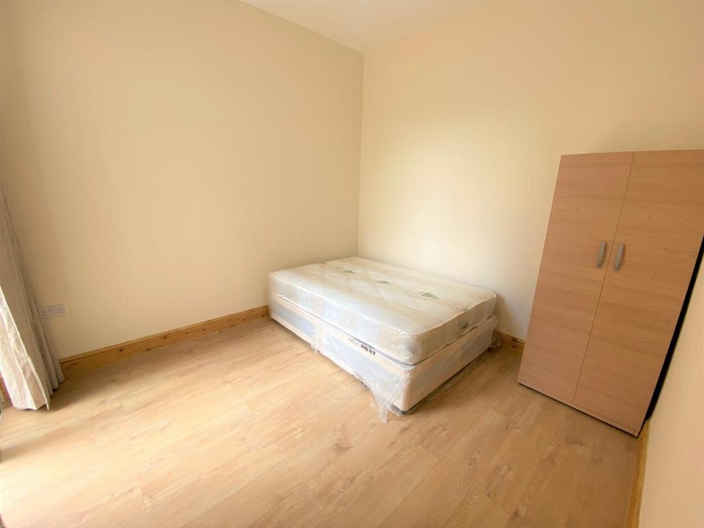 House in London - View 3