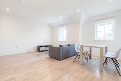 1 bedroom flat to rent, High Street, Hornchurch RM12