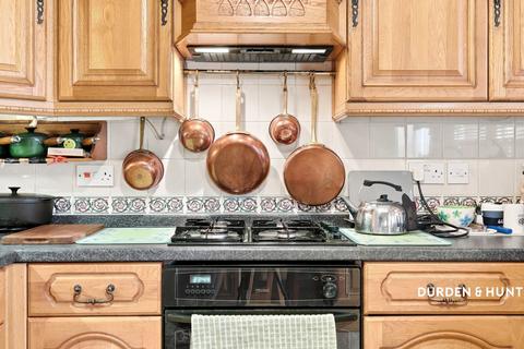 2 bedroom semi-detached house for sale, Sylvan Road, London E11