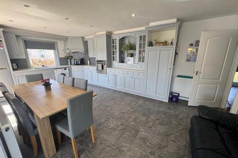 3 bedroom detached bungalow for sale, Ger Y Llan, Penrhyncoch, Aberystwyth