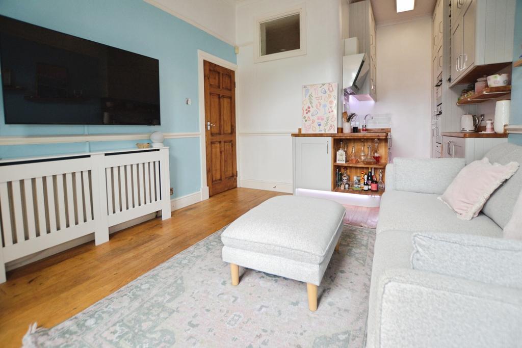 Apartment in Edinburgh - View 4