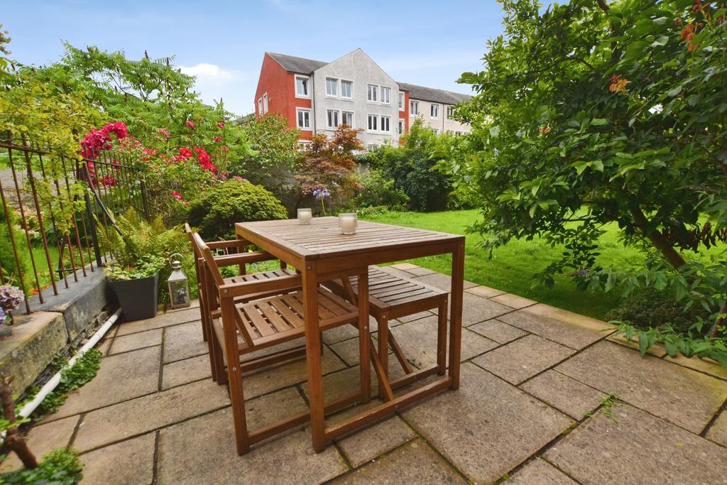 Apartment in Edinburgh - More