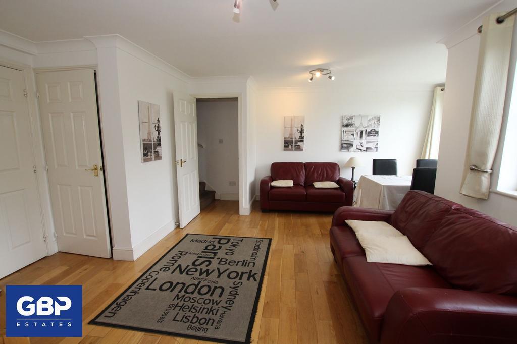 Apartment in Romford - View 5