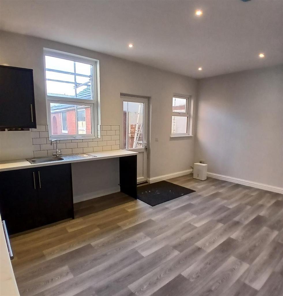 House in East Lindsey, Mablethorpe, Mablethorpe and Sutton - View 4