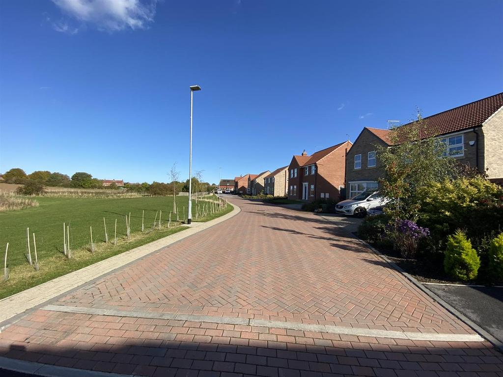 Crown Drive, Skirlaugh, Hull - View 3