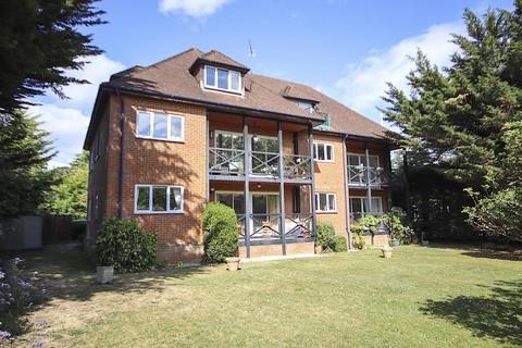 2 bedroom apartment to rent, Court Road, Maidenhead, Berkshire