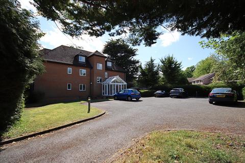 2 bedroom apartment to rent, Court Road, Maidenhead, Berkshire