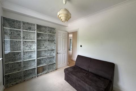 2 bedroom apartment to rent, Court Road, Maidenhead, Berkshire
