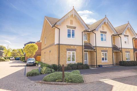 3 bedroom semi-detached house for sale, Simpson Close, Maidenhead SL6