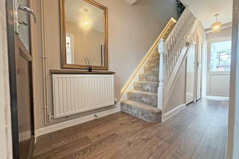3 bedroom end of terrace house for sale, Meadow Road,  Barking, IG11