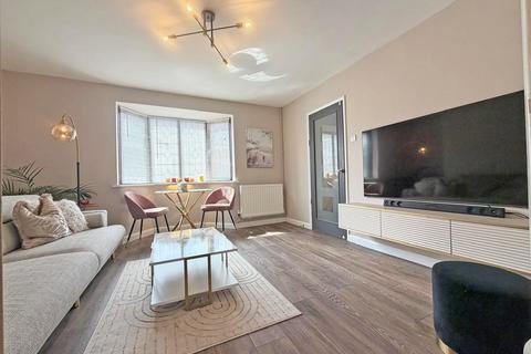 3 bedroom end of terrace house for sale, Meadow Road,  Barking, IG11