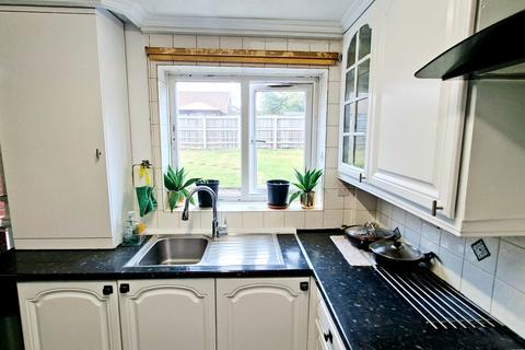 4 bedroom detached house to rent, Barratt Gardens, Manchester, M24