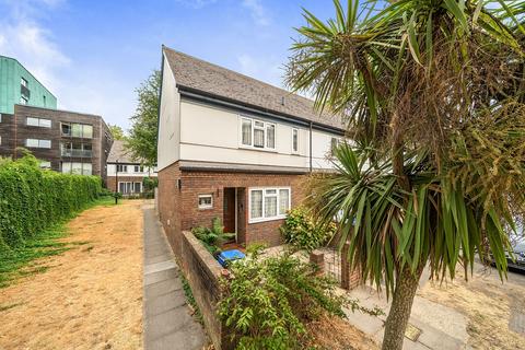 3 bedroom end of terrace house for sale, Dockley Road, London, SE16
