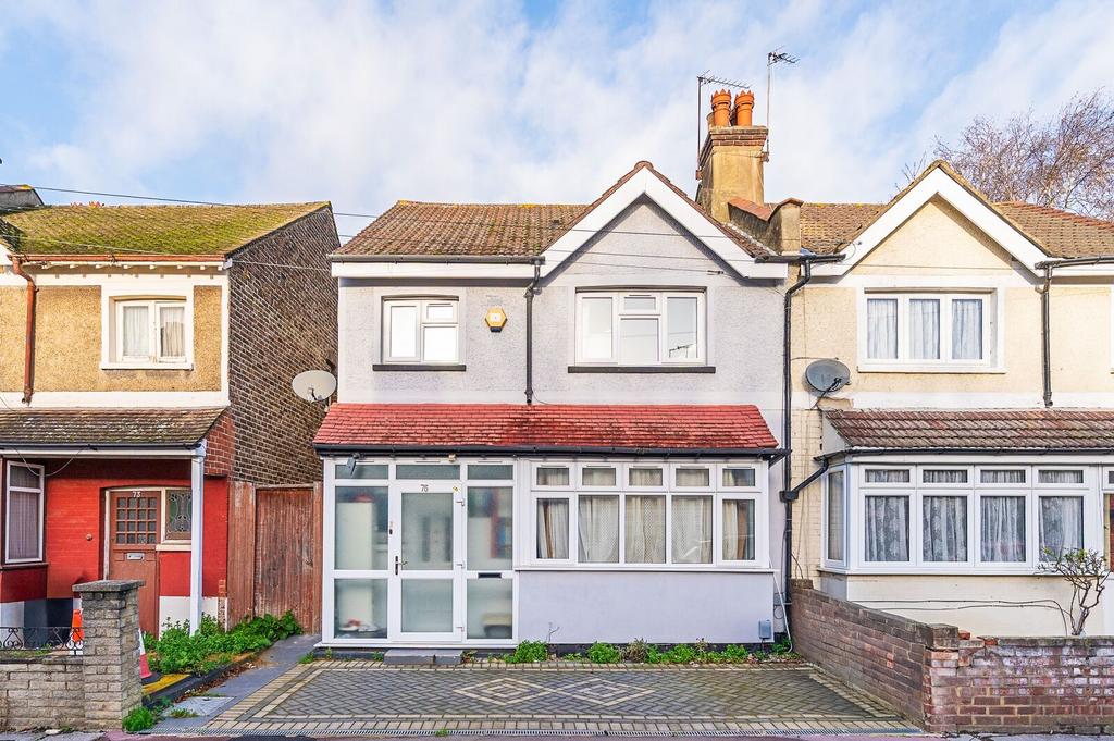 House in Croydon - View 2