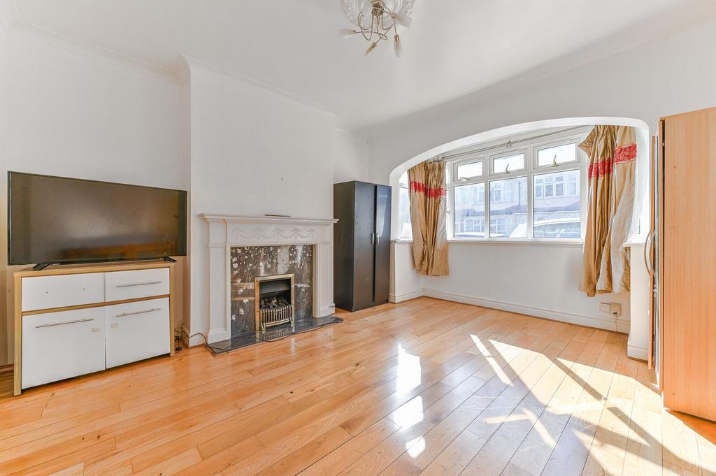 House in Croydon - View 3