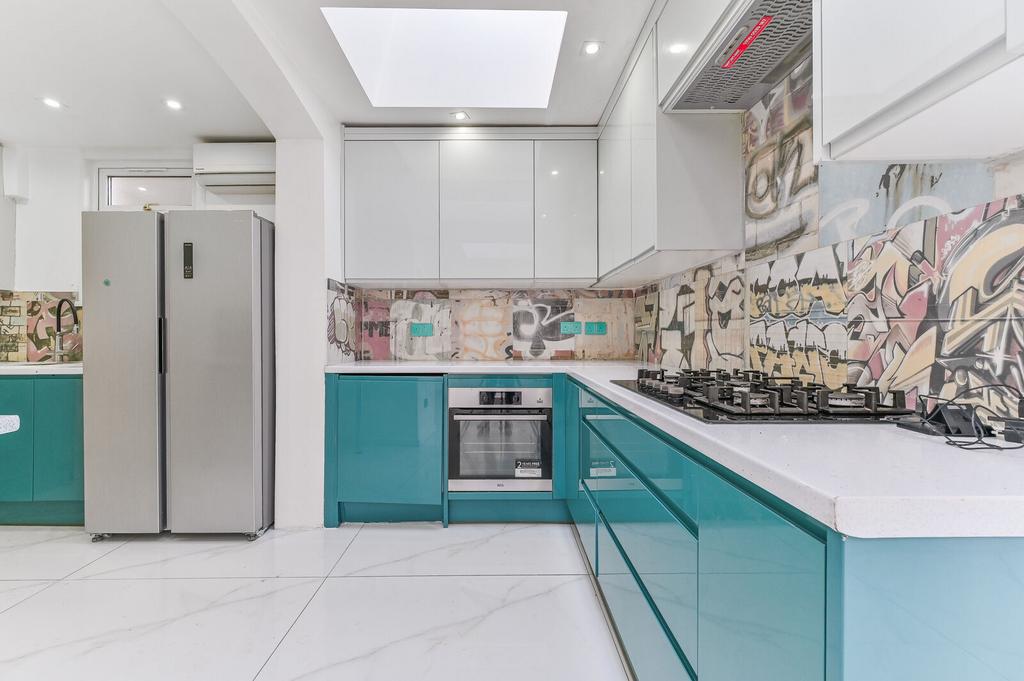 House in Croydon - View 4