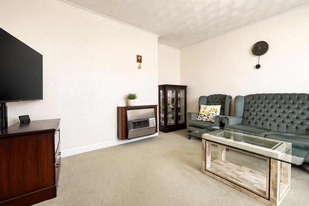 Apartment in Somerset - View 2
