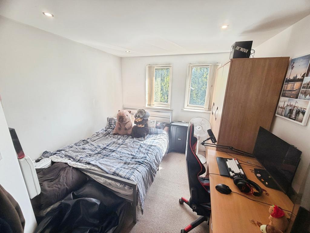 Apartment in Salford, Ordsall - View 5