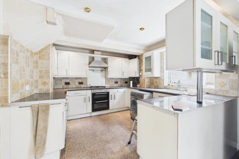 3 bedroom semi-detached house to rent, Northborough Road, Slough, Berkshire, SL2