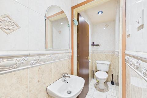 3 bedroom semi-detached house to rent, Northborough Road, Slough, Berkshire, SL2