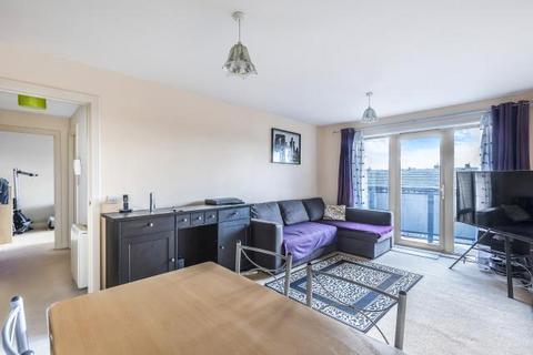 2 bedroom flat to rent, Crossway Point, Reading, RG1