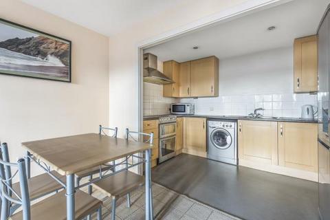 2 bedroom flat to rent, Crossway Point, Reading, RG1