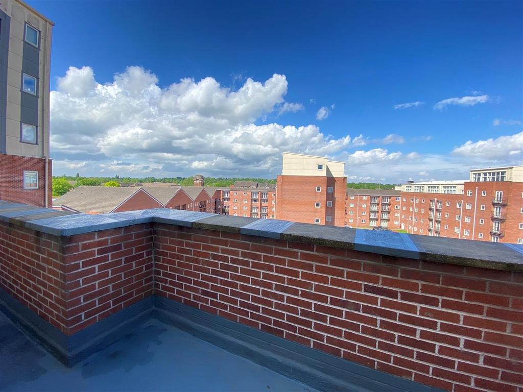 Apartment in Salford - View 3