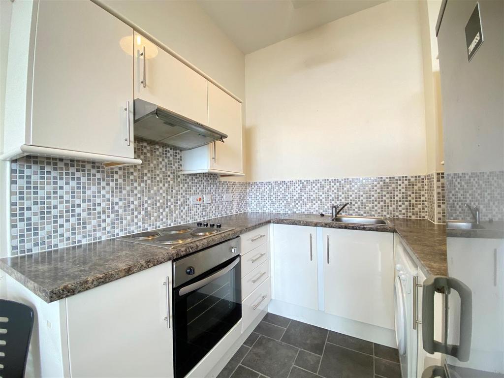 Apartment in Salford - View 5