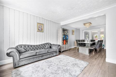 5 bedroom semi-detached house for sale, Chadwell Heath Lane, RM6 4YH