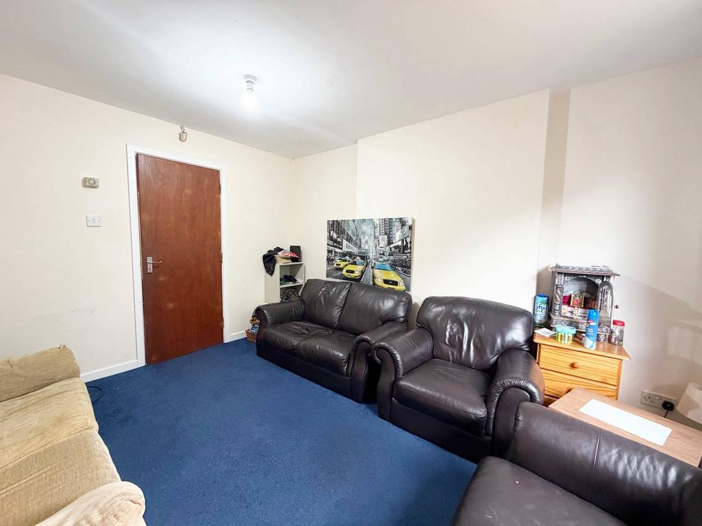 House in LEEDS - View 2