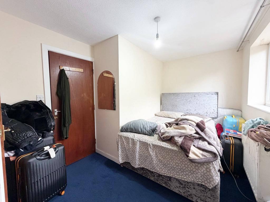 House in LEEDS - View 5