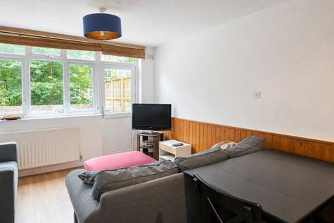 4 bedroom terraced house to rent, Kingsland Road, London, E2