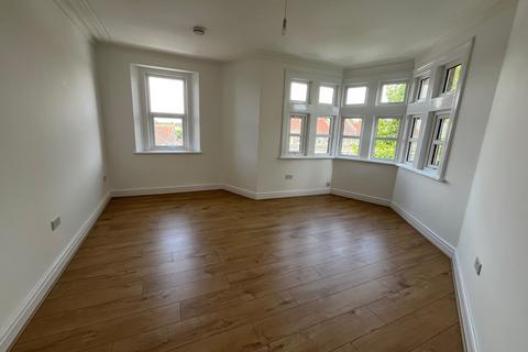 2 bedroom flat to rent, A Fishponds Road, Bristol, BS16