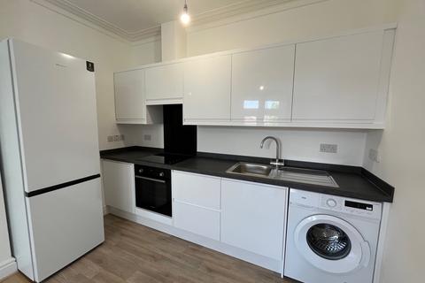 2 bedroom flat to rent, A Fishponds Road, Bristol, BS16