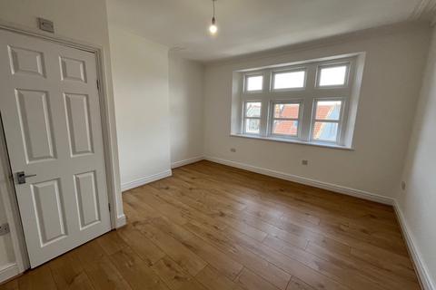 2 bedroom flat to rent, A Fishponds Road, Bristol, BS16