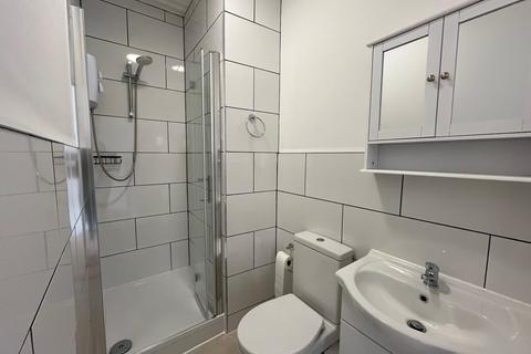 2 bedroom flat to rent, A Fishponds Road, Bristol, BS16