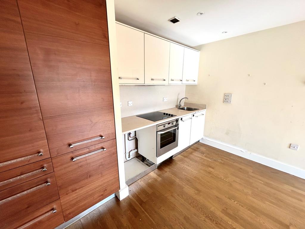 Apartment in Cardiff - View 3