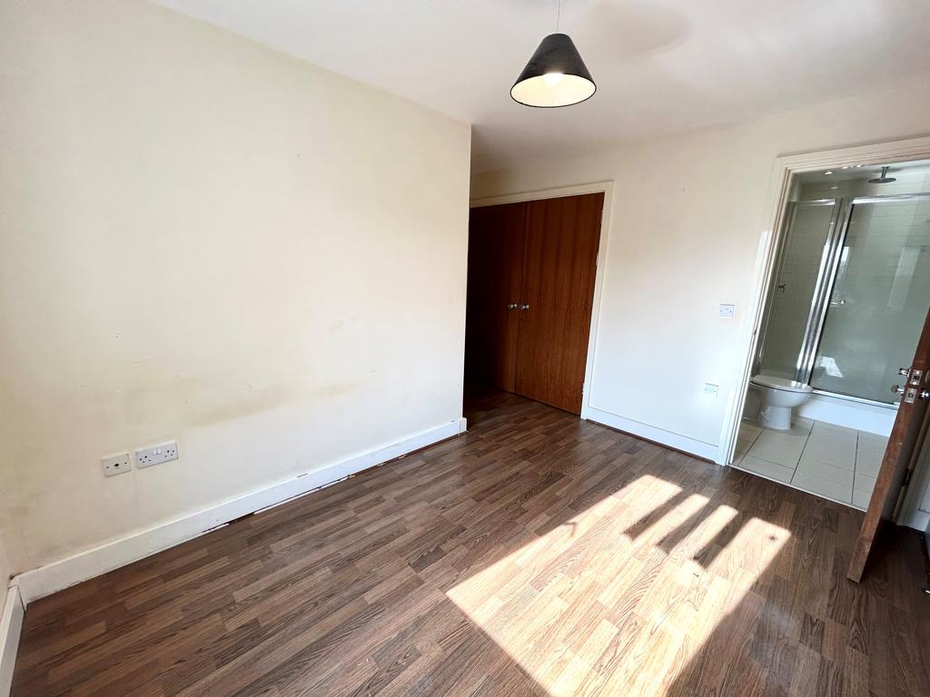 Apartment in Cardiff - View 5