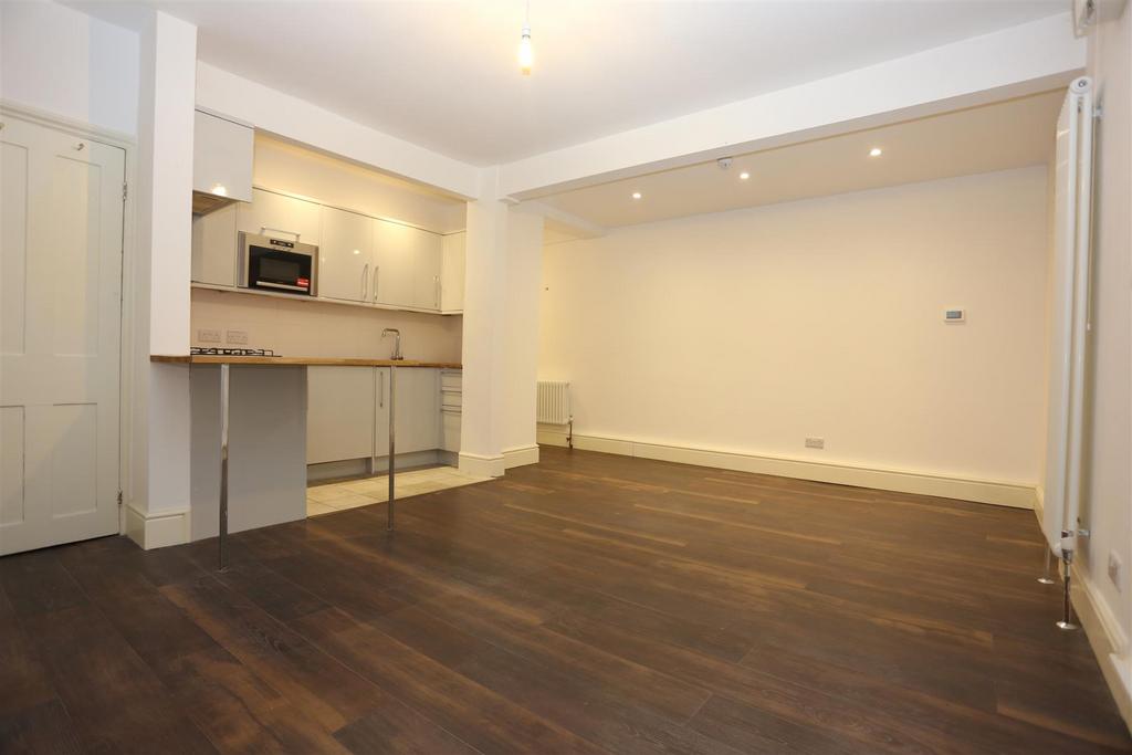 Apartment in Brighton - View 5