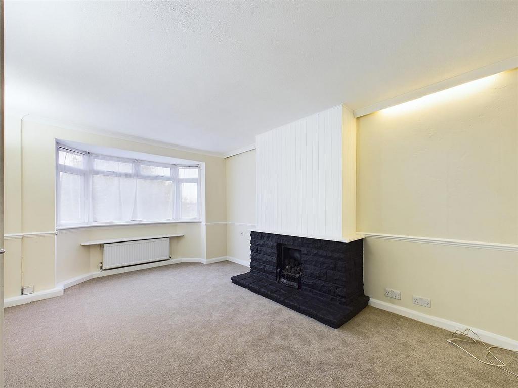 Apartment in Ruislip - View 2