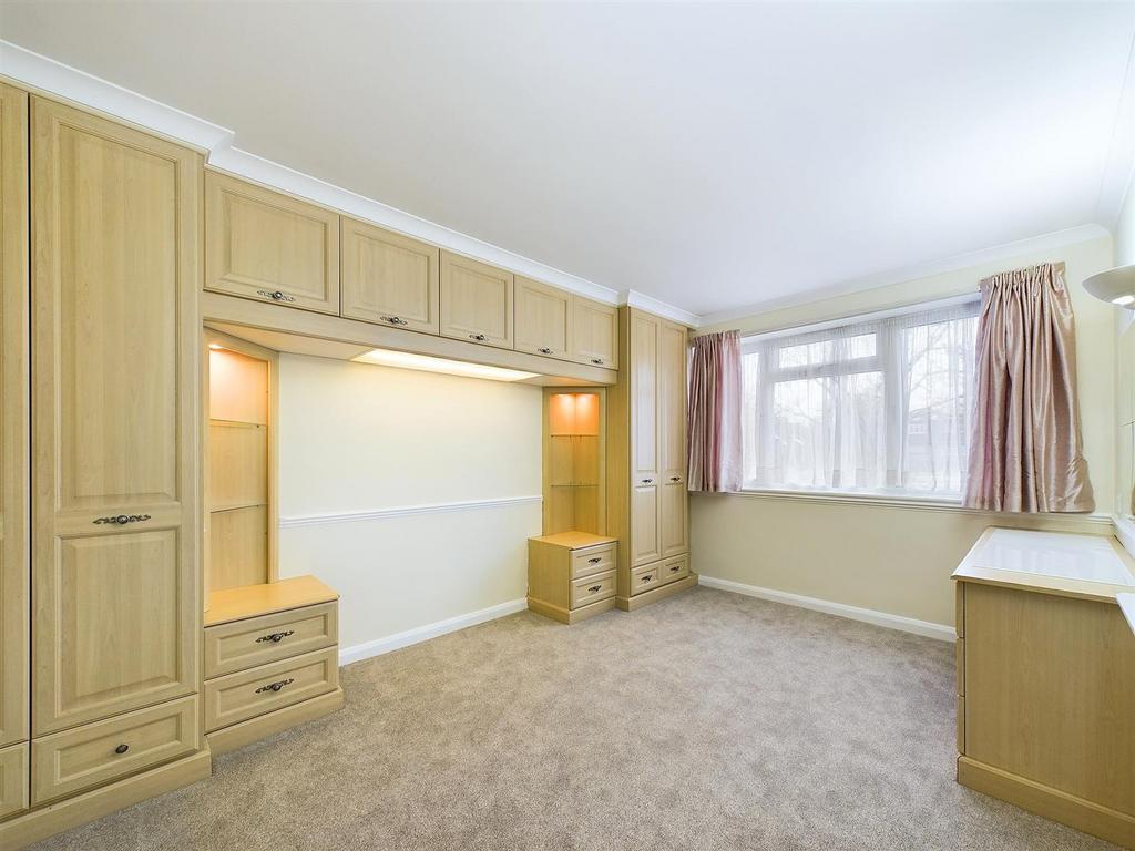 Apartment in Ruislip - View 5