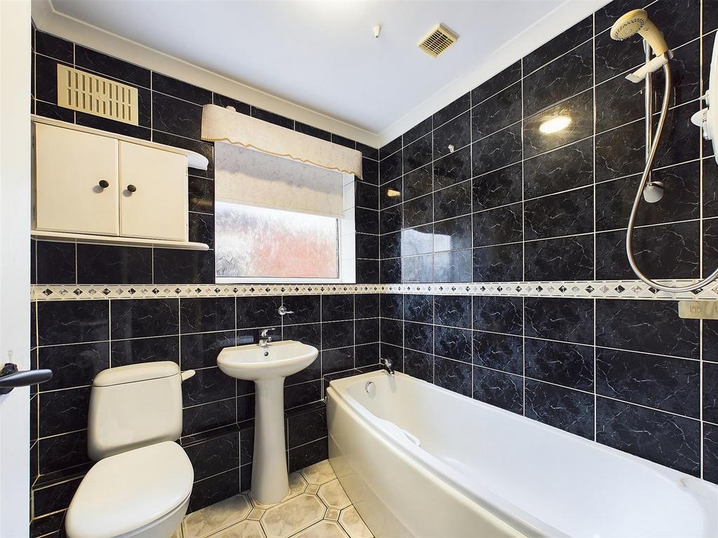Apartment in Ruislip - More