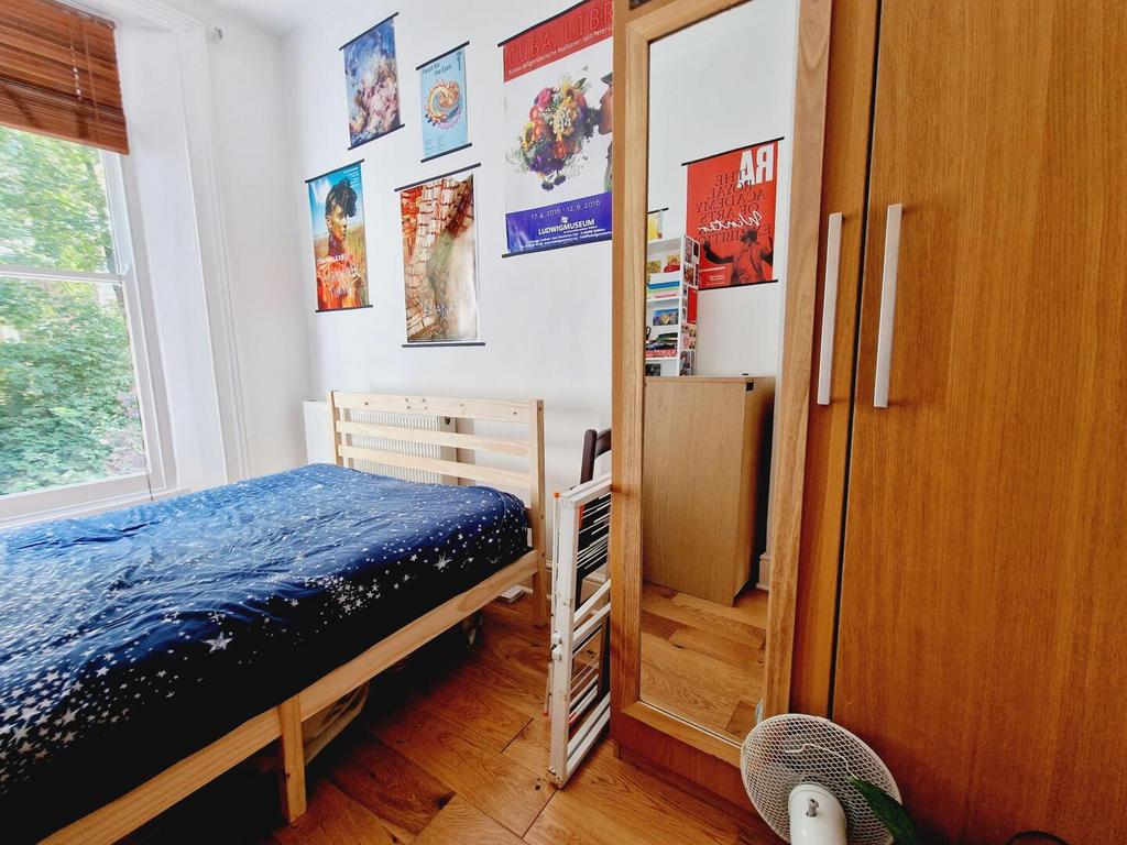 Apartment in Holloway - View 5